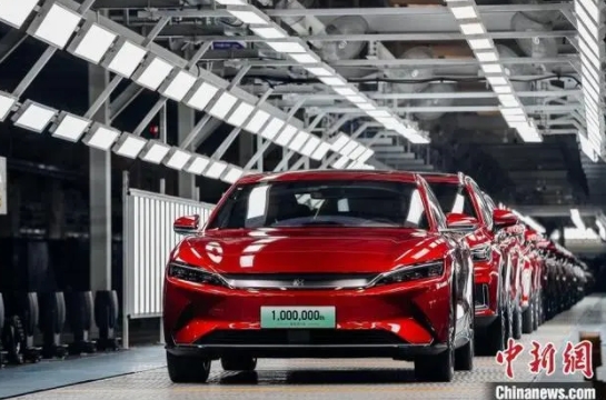 銷量反超新能源汽車迎“里程碑”時刻