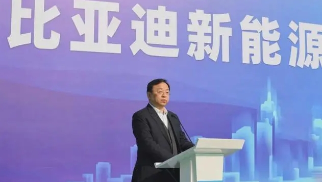 推動全球汽車產業加速進入新能源時代——訪比亞迪品牌及公關處總經理助理易澤民
