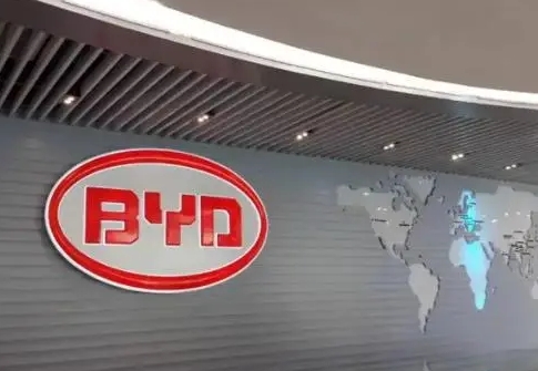 推動全球汽車產業加速進入新能源時代——訪比亞迪品牌及公關處總經理助理易澤民