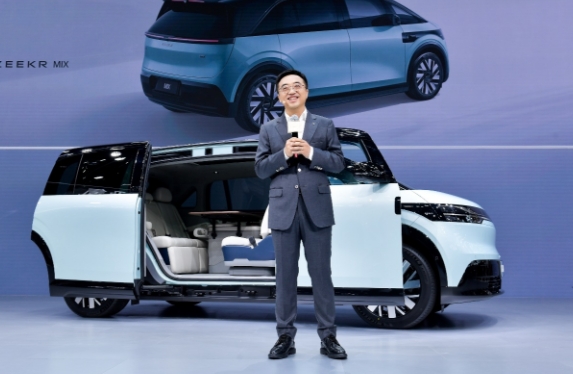 極氪全系車型亮相北京車展浩瀚-M架構全球首發