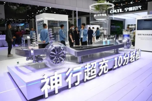 列國鑒·美國|記者觀察:美國電動汽車發展遇“死結”