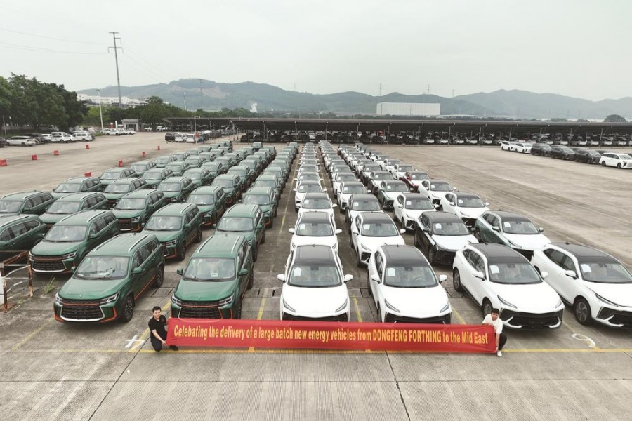 伊拉克市場首批東風風行新能源車發運