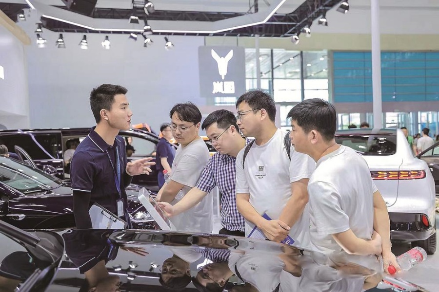 嵐圖汽車不怕“卷”