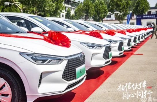 臨沂世鼎安乘店比亞迪e3新能源駕考車交車儀式圓滿舉行