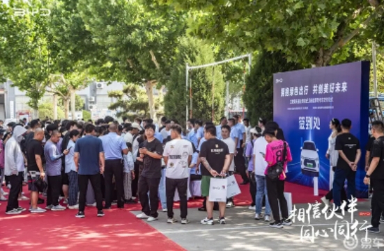 臨沂世鼎安乘店比亞迪e3新能源駕考車交車儀式圓滿舉行