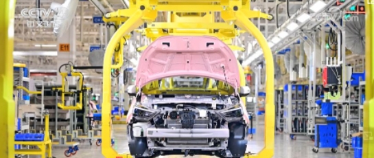 2.4億輛、1010萬(wàn)輛，優(yōu)勢(shì)明顯！中國(guó)電動(dòng)汽車在海外“供銷兩旺”蓬勃發(fā)展