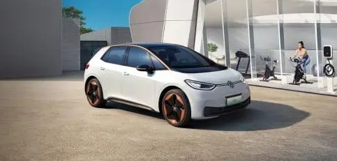 李書福：電動車不等于新能源汽車！