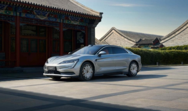 仰望U8、U9、U7全系登陸北京車展，云輦家族新技術亮相