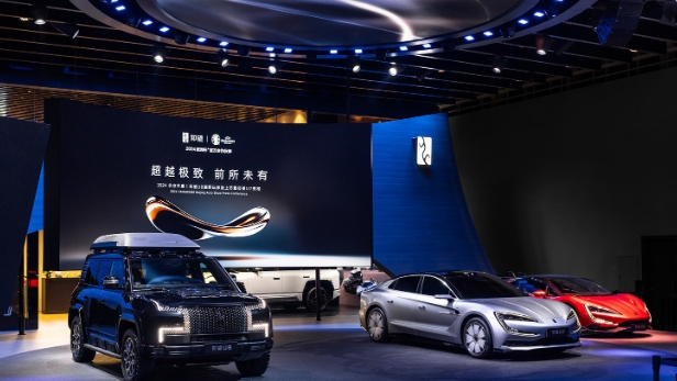 仰望U8、U9、U7全系登陸北京車展，云輦家族新技術亮相