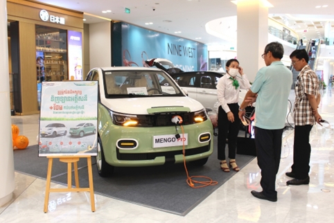 新能源汽車為柬埔寨民眾帶來綠色出行新體驗