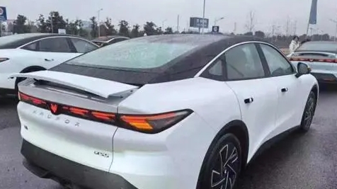 極狐汽車極狐阿爾法S5嶄新登場，三巨頭聯合助力新能源汽車新紀元