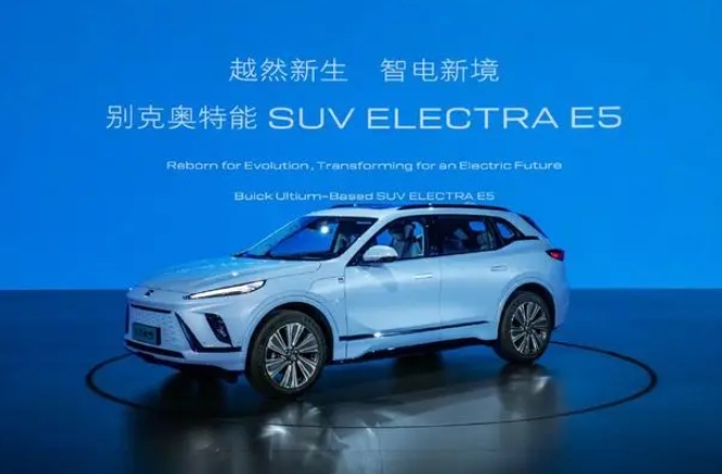 歐美車廠再度集體轉向宣布放緩電動化進程，中國出口趁勢猛增13%