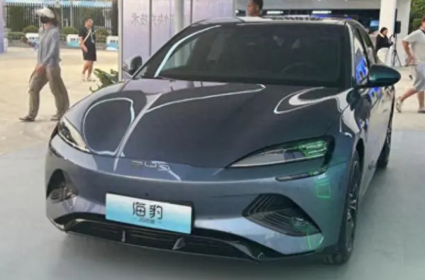 比亞迪“雙豹”齊發,新能源汽車普及進程加速