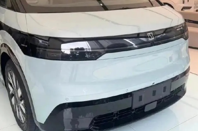 極氪把電動汽車的更新周期壓縮到了半年