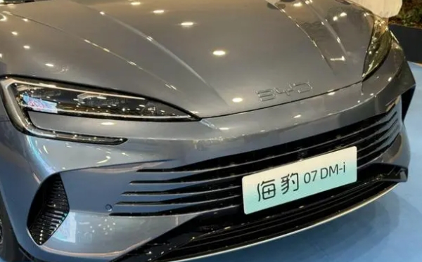 7月新能源滲透率超50%，綠牌正式成為多數(shù)派，比亞迪表現(xiàn)亮眼