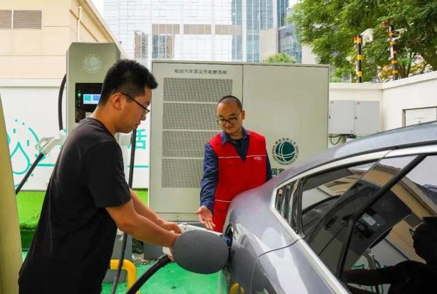 首批兩個超級充電站投入使用10分鐘就能為電動汽車充好電
