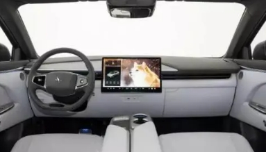 極狐阿爾法T5動力澎湃，續(xù)航無憂，極狐汽車打造電動出行新享受