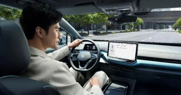 上汽大眾純電動車ID.4X聰明款配置“舍得給”，價格更誠意