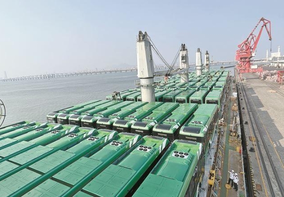 117輛新能源汽車從廈門港乘船出海