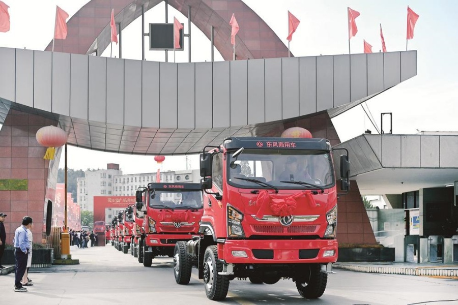 東風新疆交付600輛應(yīng)急消防車