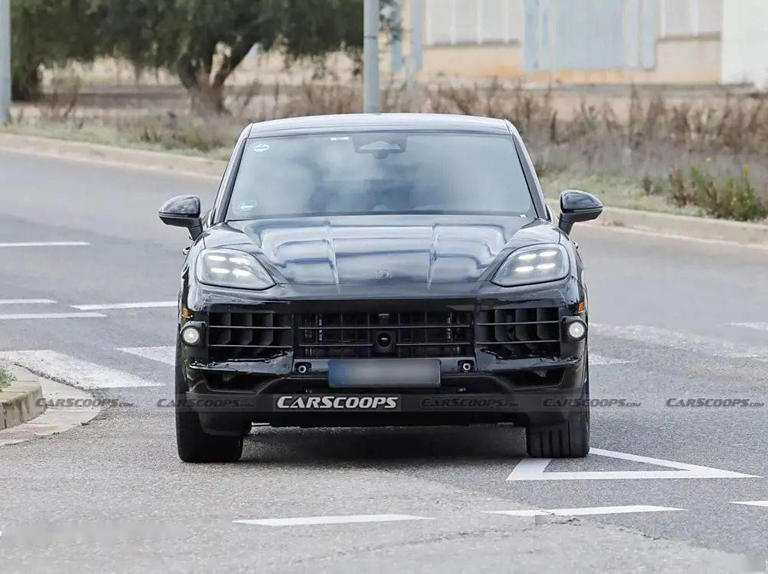 新款保時捷Cayenne Coupé曝光:溜背造型配“鯊魚鰭”,燃油動力依舊強勁? 新款保時捷CayenneCoupé曝光:溜背造型配“鯊魚鰭”,燃油動力依舊強勁?