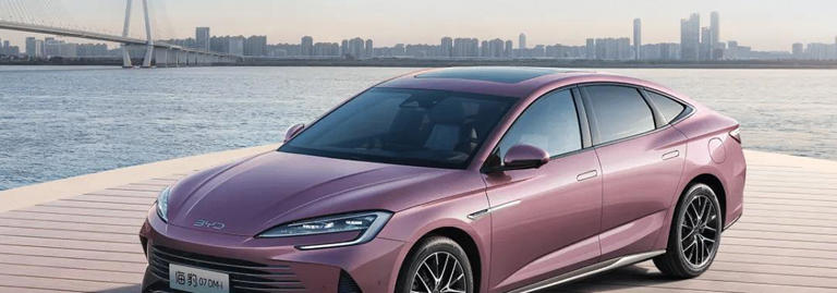 13萬起售，續航2000km，長近5米，剛上市，全新比亞迪就成爆款！還看啥雅閣？