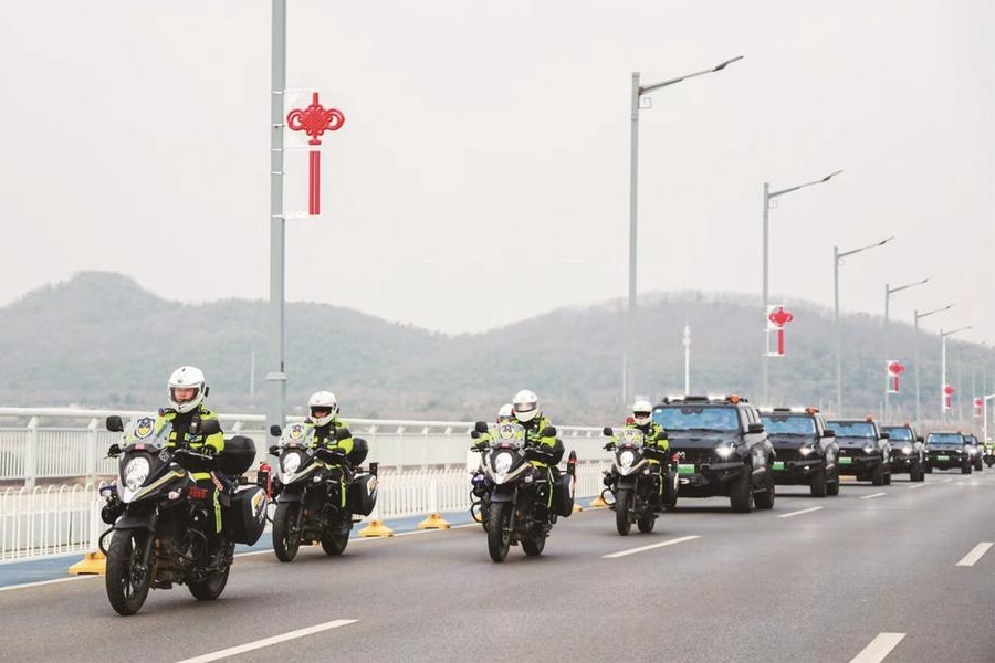 東風汽車溫暖護航回家路