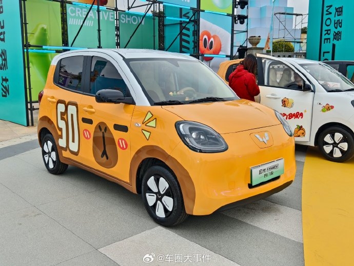 宏光MINIEV四門版正式上市，開啟A00級新能源代步車新篇章