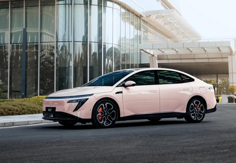 2025年，新車卷智駕，增程卷電池