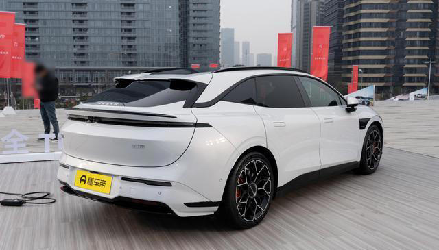 極氪007GT實車曝光：科技與美學的極致融合