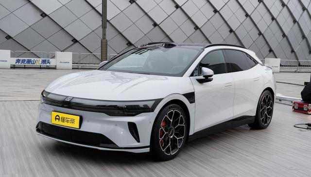 極氪007GT實車曝光：科技與美學的極致融合