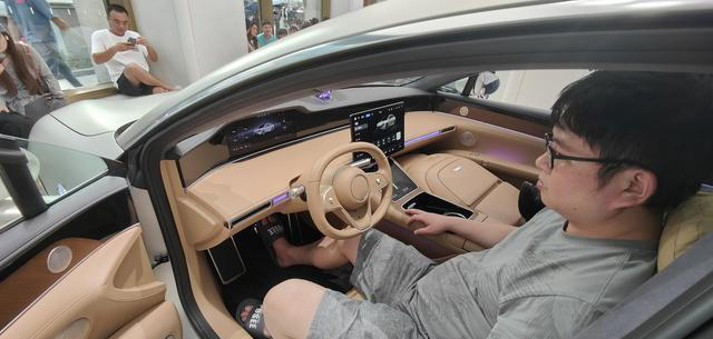 養一輛10萬的SUV和一輛10萬的轎車，8年后算算賬，發現差距很明顯