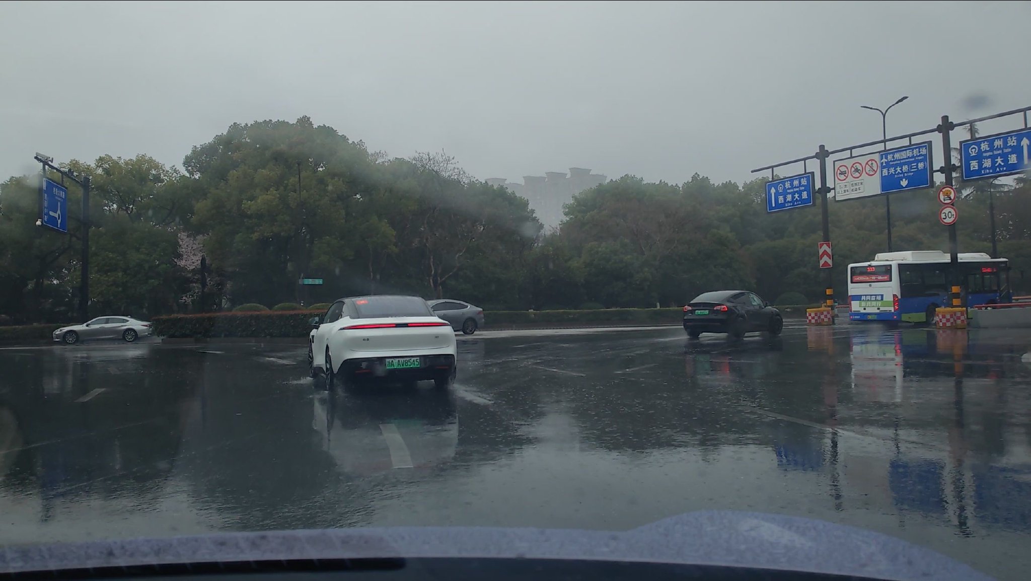 車位到車位體驗極氪千里浩瀚智駕城市NZP