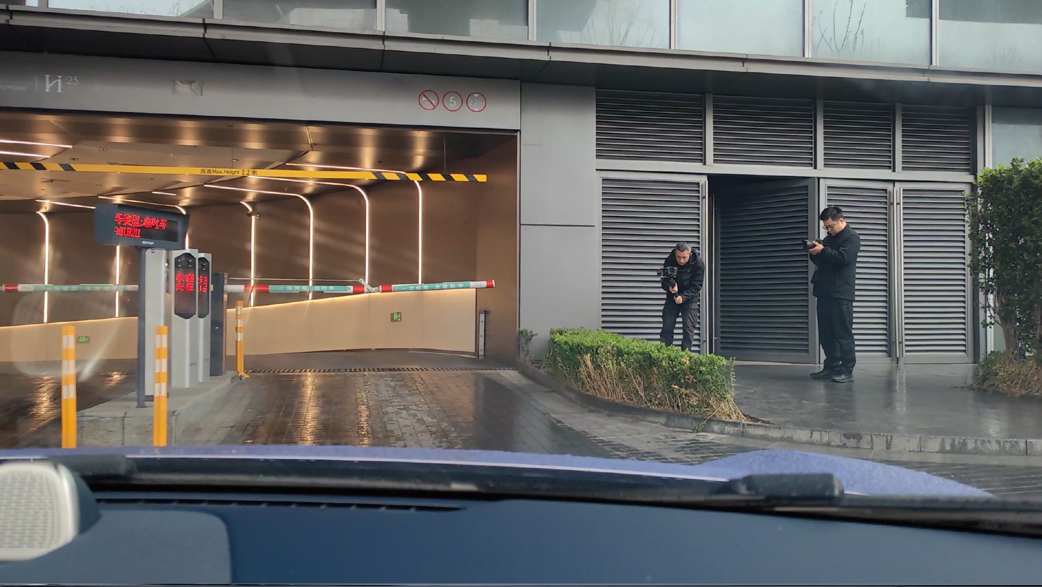 車位到車位體驗極氪千里浩瀚智駕城市NZP