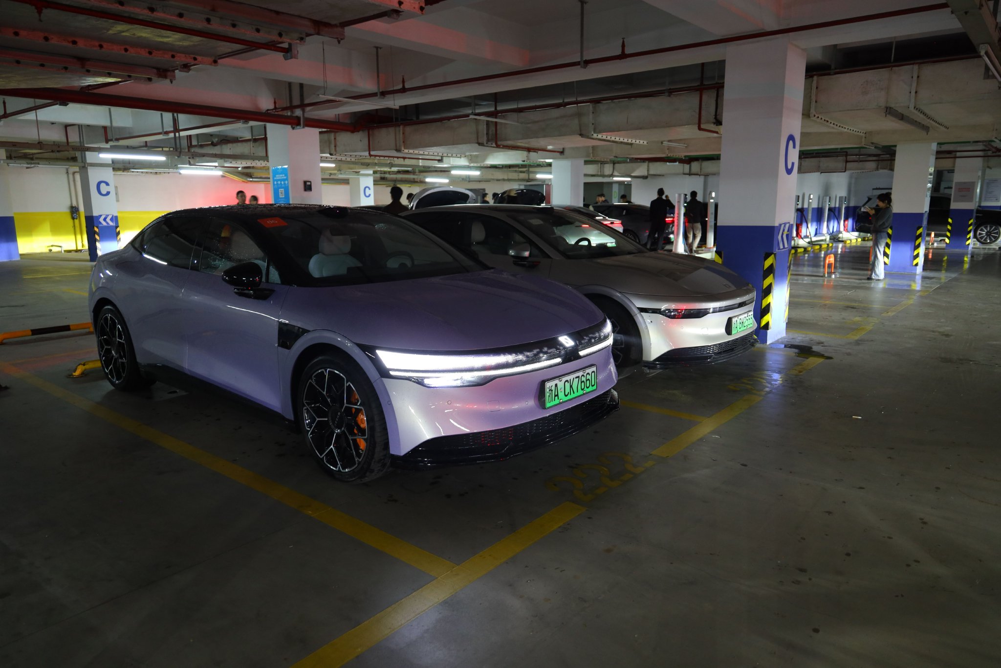 車位到車位體驗極氪千里浩瀚智駕城市NZP