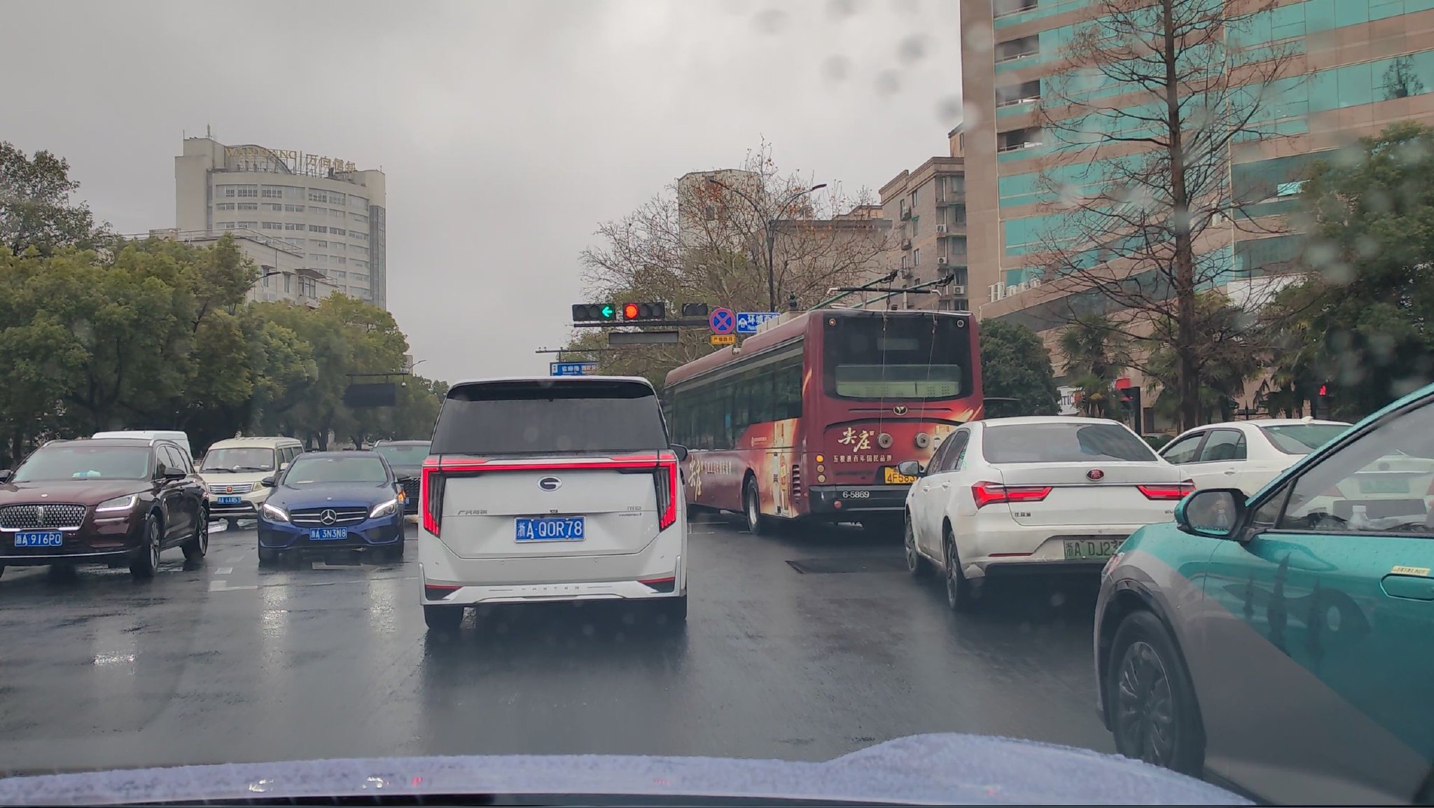 車位到車位體驗極氪千里浩瀚智駕城市NZP