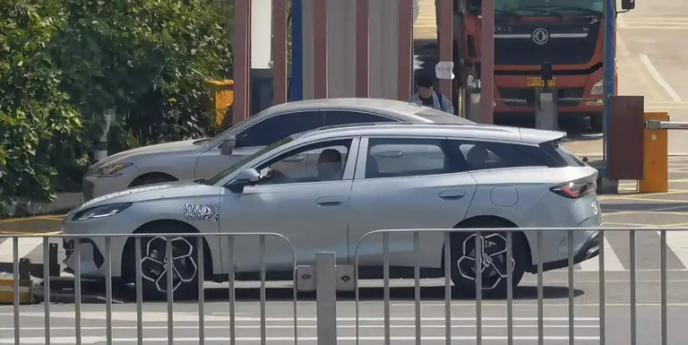 比亞迪海豹06旅行版DM-i實車曝光，10萬級瓦罐不是夢