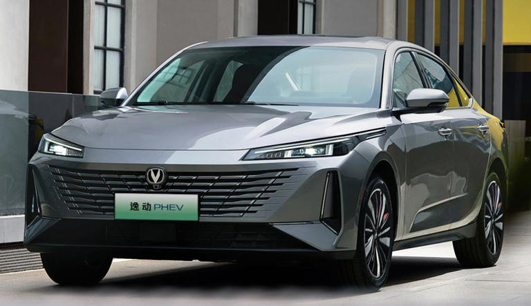 長安上市了臺“超級混動”顏值轎車，5.69萬要掀電車桌子！