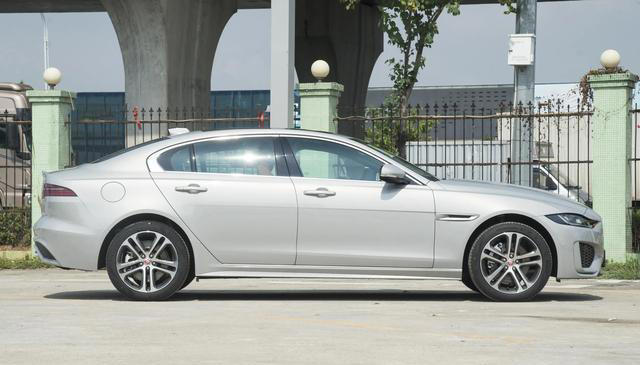 豪車“挺不住”了！近33萬降到18.98萬，2.0T+8AT+前雙叉臂，厚道