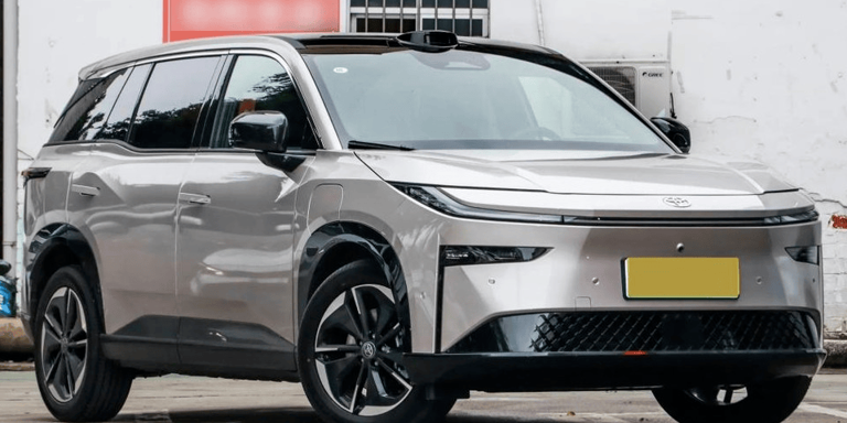 15萬級純電SUV“卷王”誕生，激光雷達+高智駕，你選哪款？