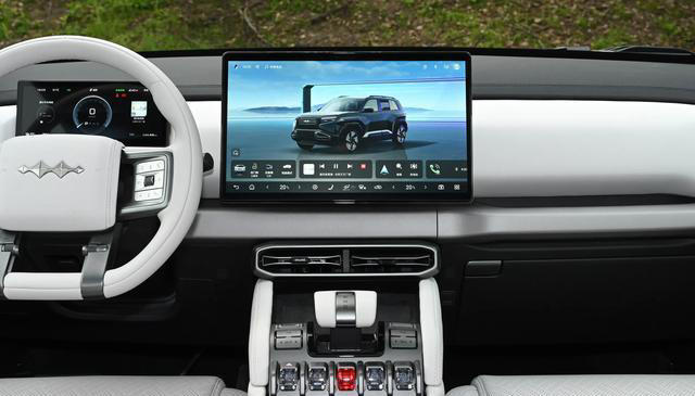 方程豹又一款全新SUV！比豹5帥氣，4.9秒破百+云輦C，或低于20萬