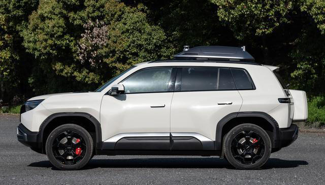 方程豹又一款全新SUV！比豹5帥氣，4.9秒破百+云輦C，或低于20萬