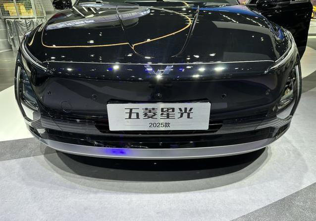 續(xù)航610公里僅9萬(wàn)起，五菱星光EV亮相車展，能否干翻比亞迪？