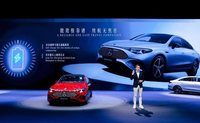 奔馳放大招純電CLA驚艷車展，續航866公里，安全還能吊打誰？