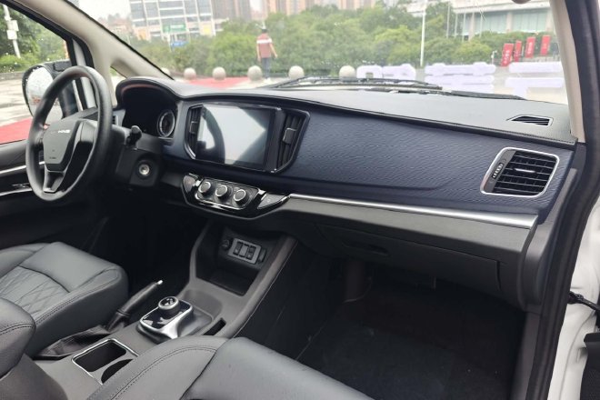 限時置換一口價9.98萬起風行菱智家族新車上市