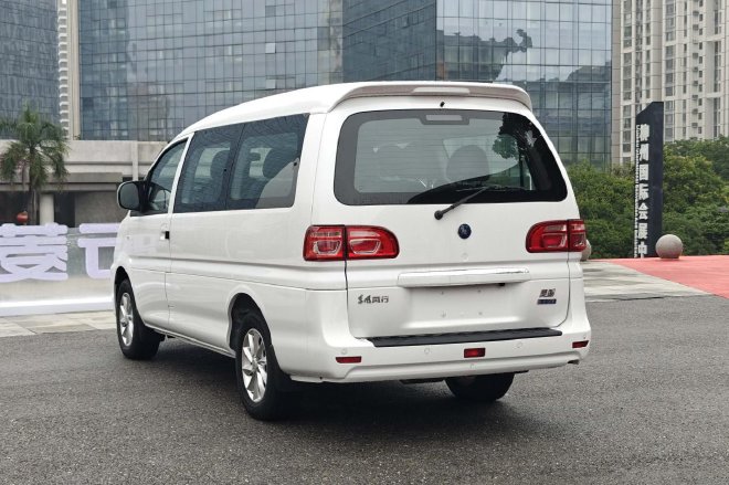 限時置換一口價9.98萬起風行菱智家族新車上市