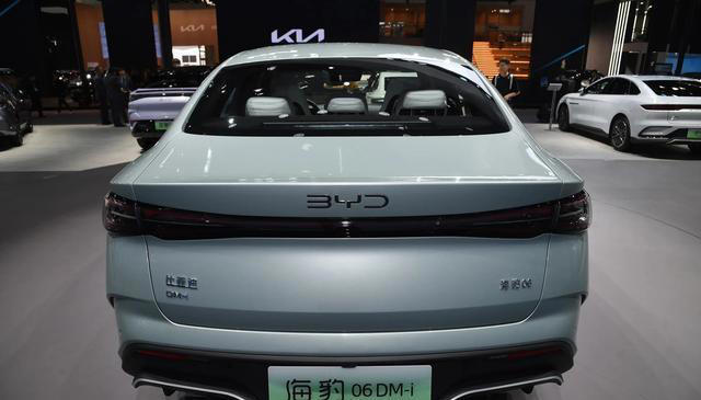 比亞迪海豹06DM-i智駕版限時優惠售價7.68萬元起