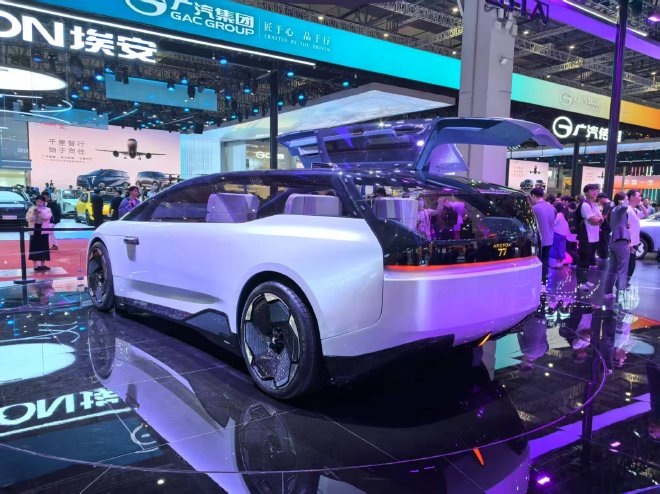 2025上海車展：極狐ARCFOX77°亮相