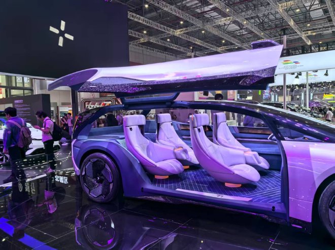 2025上海車展：極狐ARCFOX77°亮相