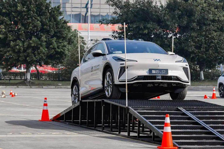 被忽視的中大型豪華SUV，長超5米，續航640km，從34萬降到22萬